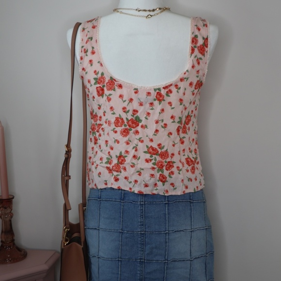 NWT Sky to the Moon Tie Front Top from Quiet Storm, Pink with Roses, Medium - Picture 3 of 4